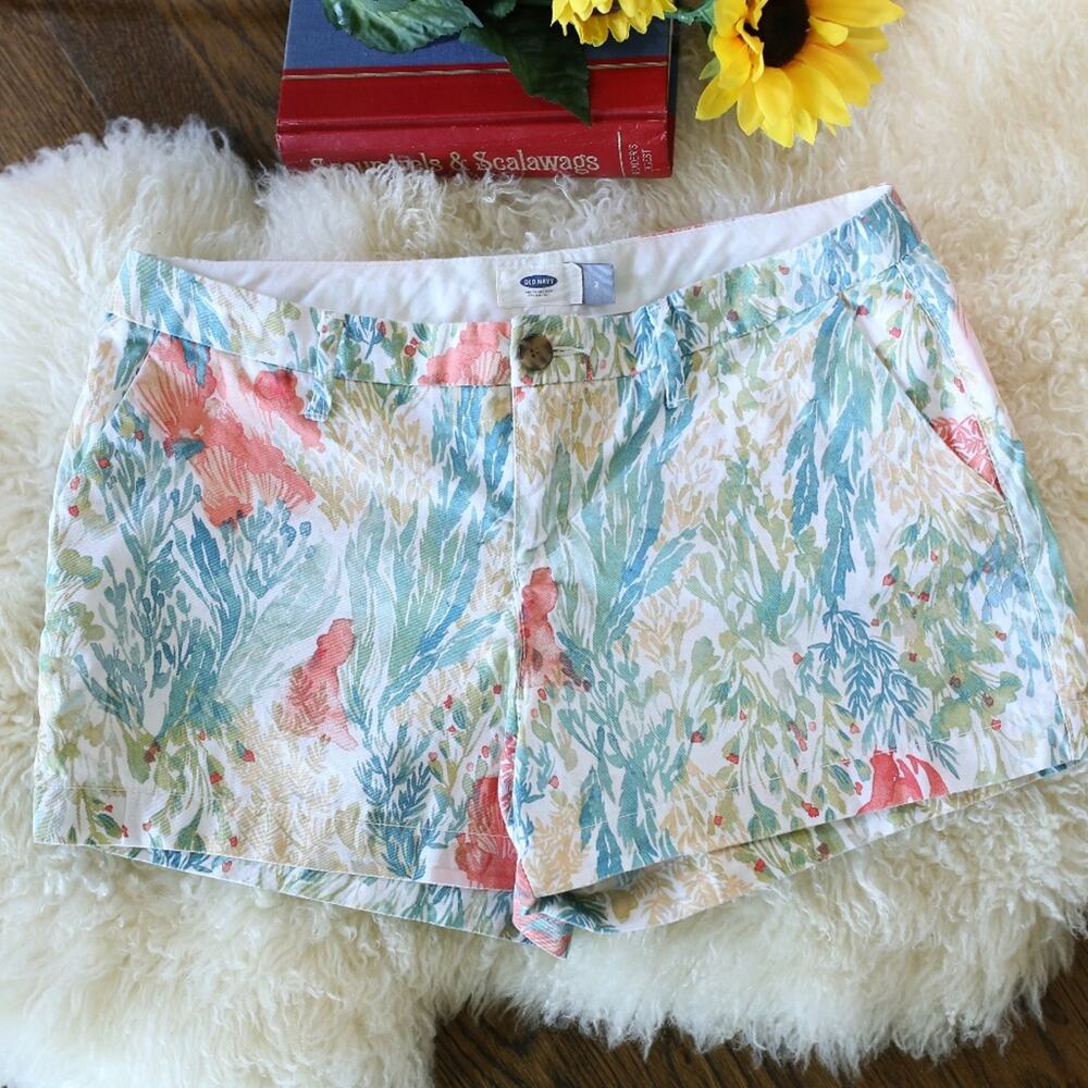 Old Navy Watercolor Floral Pastel Classic Flat Front Chino 3" Inseam Shorts 2